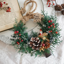 サンタさんとアンティークベルが可愛いクリスマスリース プリザーブド
