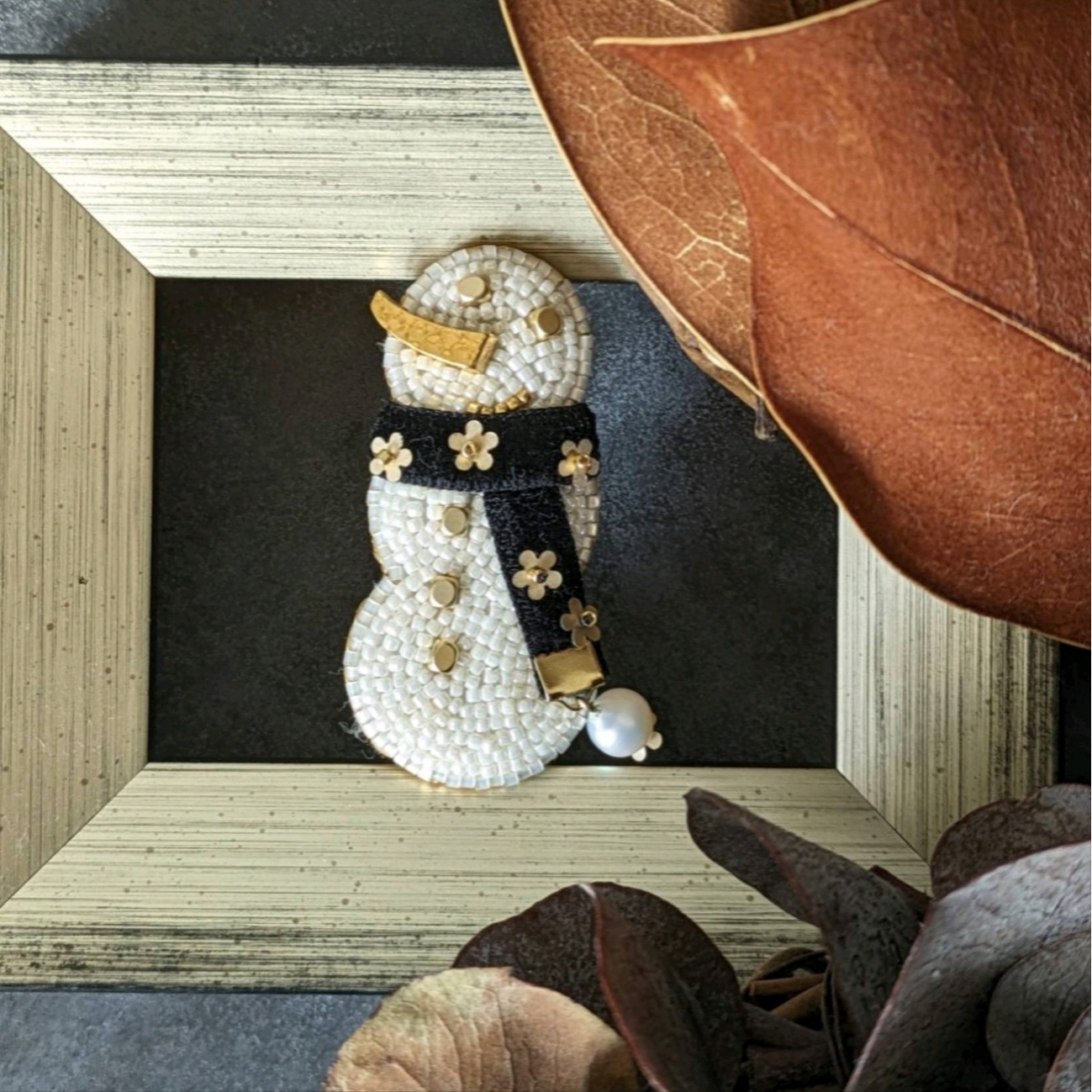 【ブローチ】マフラー巻いたゆきだるま　黒ver.