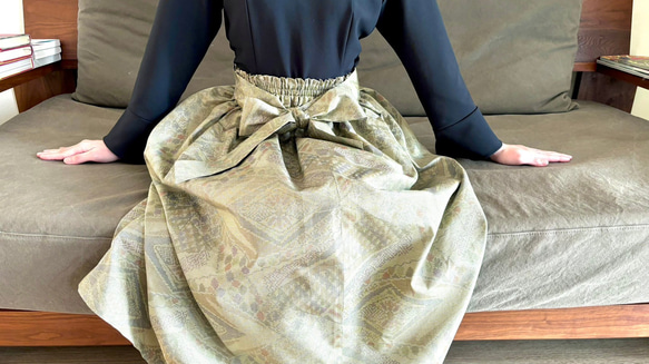 【一点モノ】大島紬 着物リメイク ギャザー スカート & スヌード 〜 四季 で心地良い 上質 絹 100% 〜 the and is of with Oshima for at in are on work It 一点モノ 大島紬 着物リメイク ギャザー スカート スヌード 四季 で心地良い 上質 100% from to only special be 64cm gathered pattern has elastic rubber