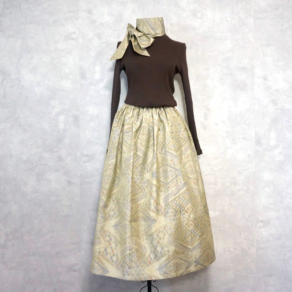 【一点モノ】大島紬 着物リメイク ギャザー スカート & スヌード 〜 四季 で心地良い 上質 絹 100% 〜 the and is of with Oshima for at in are on work It 一点モノ 大島紬 着物リメイク ギャザー スカート スヌード 四季 で心地良い 上質 100% from to only special be 64cm gathered pattern has elastic rubber