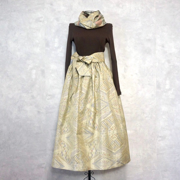 【一点モノ】大島紬 着物リメイク ギャザー スカート & スヌード 〜 四季 で心地良い 上質 絹 100% 〜 the and is of with Oshima for at in are on work It 一点モノ 大島紬 着物リメイク ギャザー スカート スヌード 四季 で心地良い 上質 100% from to only special be 64cm gathered pattern has elastic rubber