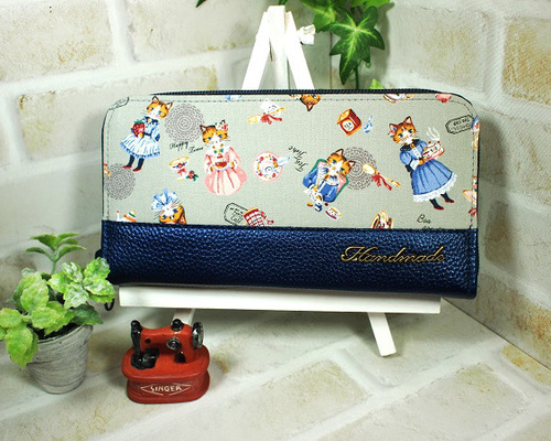 猫のお茶会柄＆フェイクレザーの長財布 No2 長財布 Rinmama＆Chunji