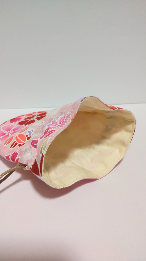 (送料無料)　再販　和柄の丸いミニ巾着　ピンク　花柄 3枚目の画像