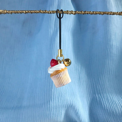 ストロベリーカップケーキチャーム 2枚目の画像