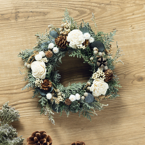 雪降るヒノキのクリスマスリース 19cm(ナチュラルホワイト) リース La