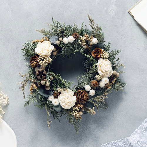 雪降るヒノキのクリスマスリース 19cm(ナチュラルホワイト) リース La