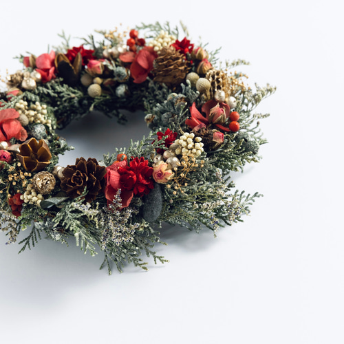 雪降るヒノキのクリスマスリース 19cm(ローズレッド) リース La