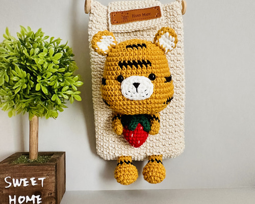 編みぐるみ スマホポーチ トラ ポシェット ハンドメイド スマホ