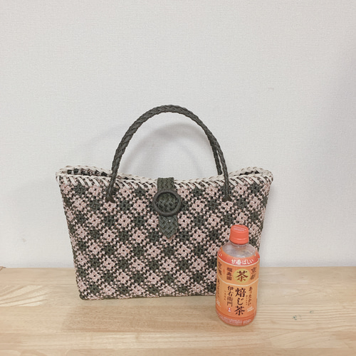 ✳︎現品限り✳︎クラフトバンドで編んだチェック柄の大きめバック