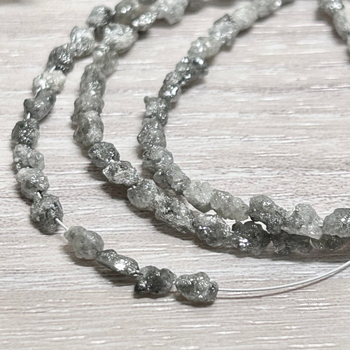 鑑別済 ダイヤモンド 原石 3連ビーズ トップ beads352 4mm 2個 ダイヤモンド 原石 ビーズ ホワイトシルバー 天然石