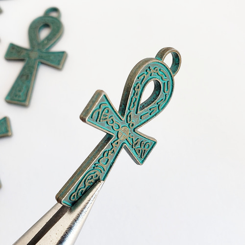 8個 十字架 アンク エジプト十字 シンボル パーツ チャーム/宗教