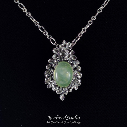 翡翠 葉型ペンダント 鑑定書付き a06 受注製作 k18金ゴールド グアテマラ産 氷種 本翡翠 ネックレス