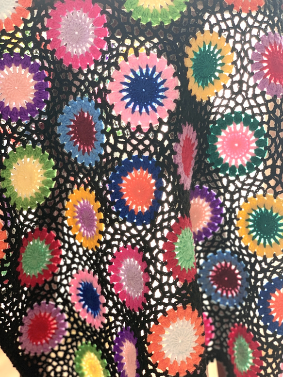 ハンドメイド　手編み　かぎ針編み　お花モチーフ　ブランケット/ひざ掛け/マルチカバー　黒 