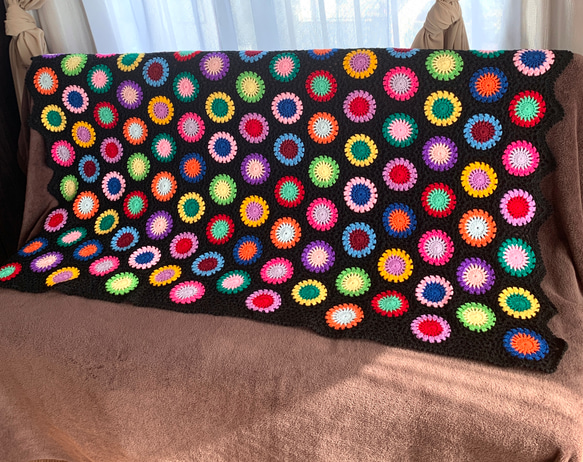 ハンドメイド　手編み　かぎ針編み　お花モチーフ　ブランケット/ひざ掛け/マルチカバー　黒 