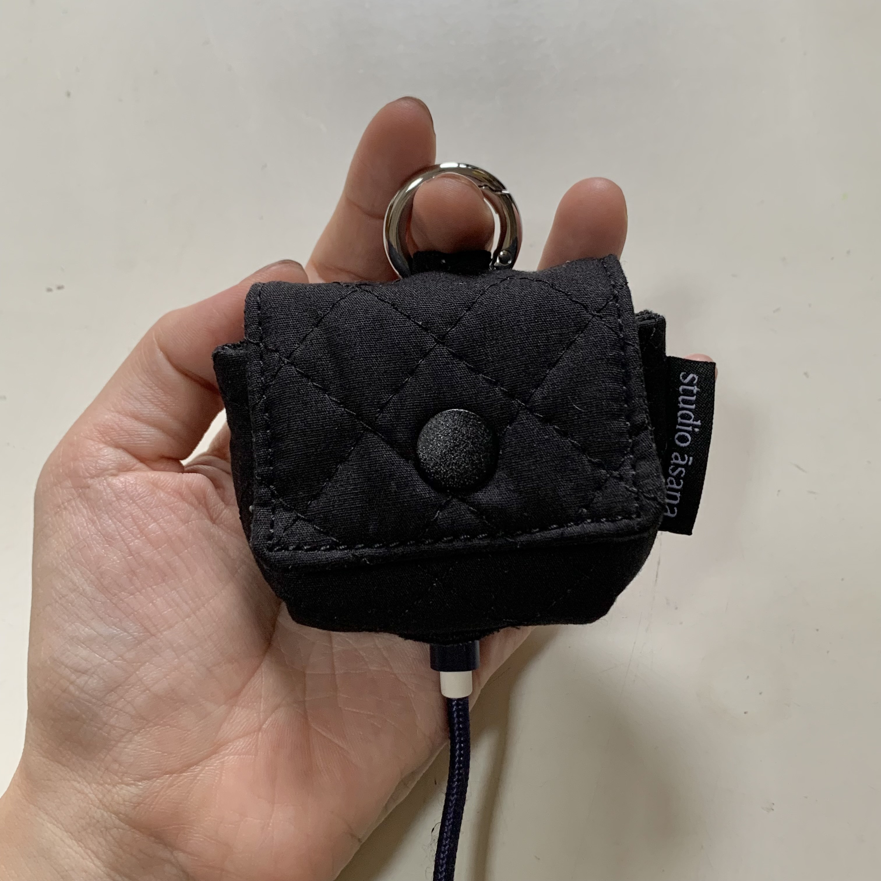 Darich ダーリッチ キルティングAirPods proケース ブラック - 小物 Darich ダーリッチ キルティングAirPods proケース ブラック - 小物