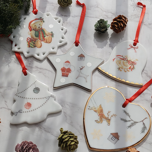 磁気(陶器)のクリスマスオーナメント(ベル形・アヒルと馬 磁気(陶器)のクリスマスオーナメント(ベル形・アヒルと馬