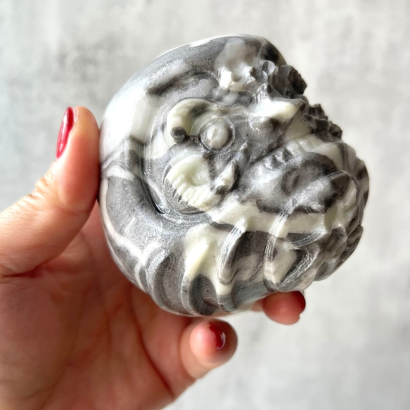 【シェルジャスパー】ダルマ（8cm/704g）鉱物 天然石 置物 インテリア 縁起物 1枚目の画像