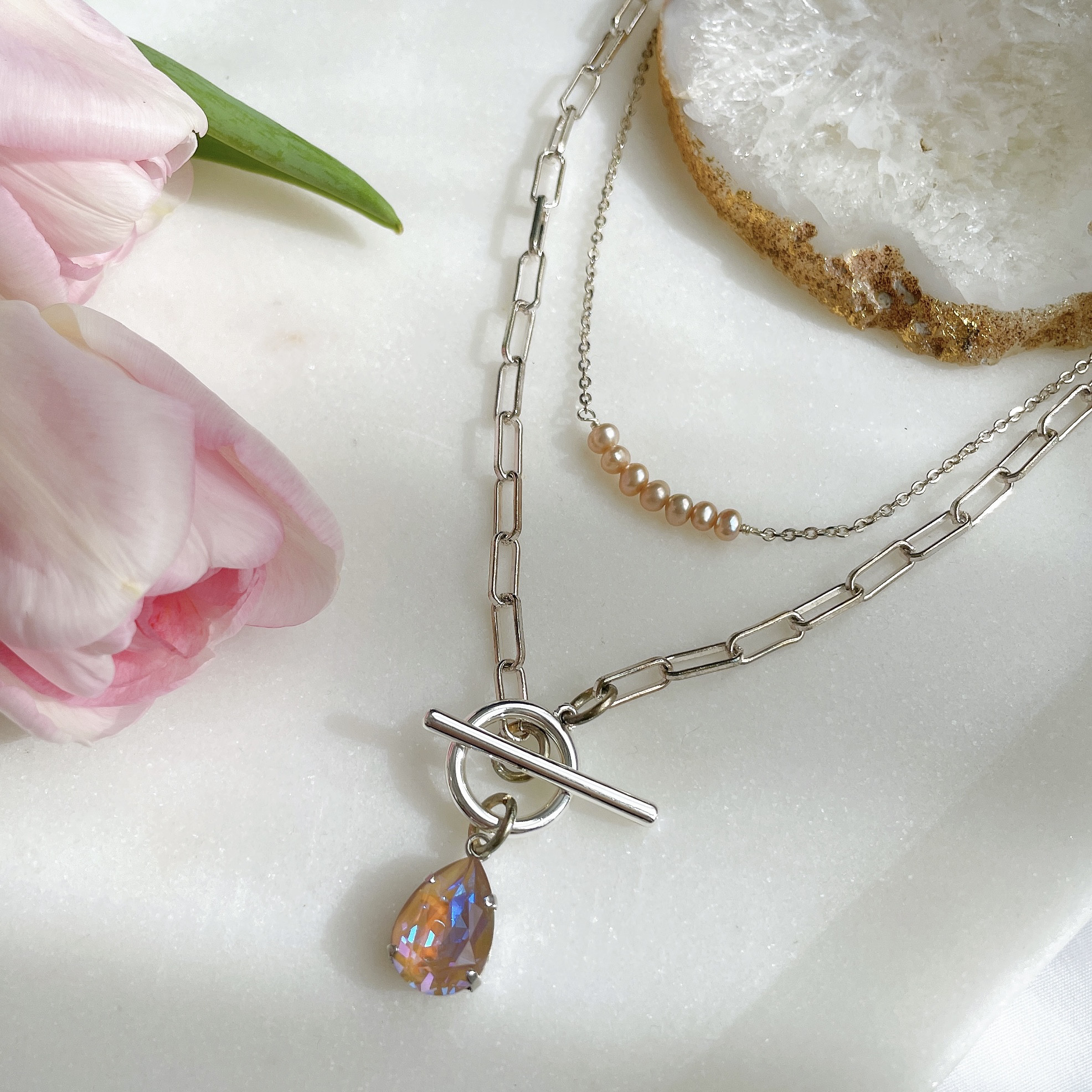 ★重ねづけ★クリスタルと淡水パールのダブルチェーンネックレス -Dusty Pink-