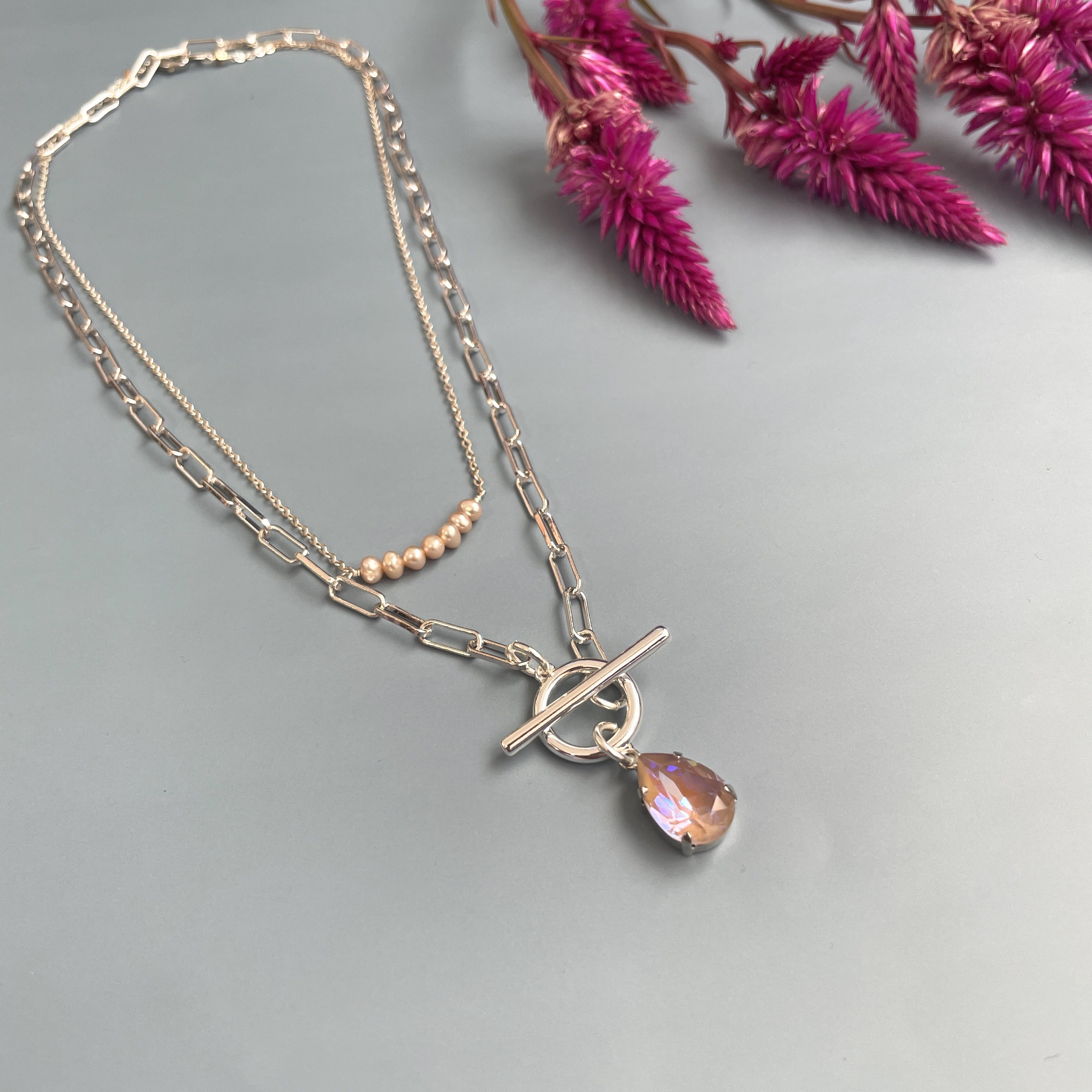 ★重ねづけ★クリスタルと淡水パールのダブルチェーンネックレス -Dusty Pink-