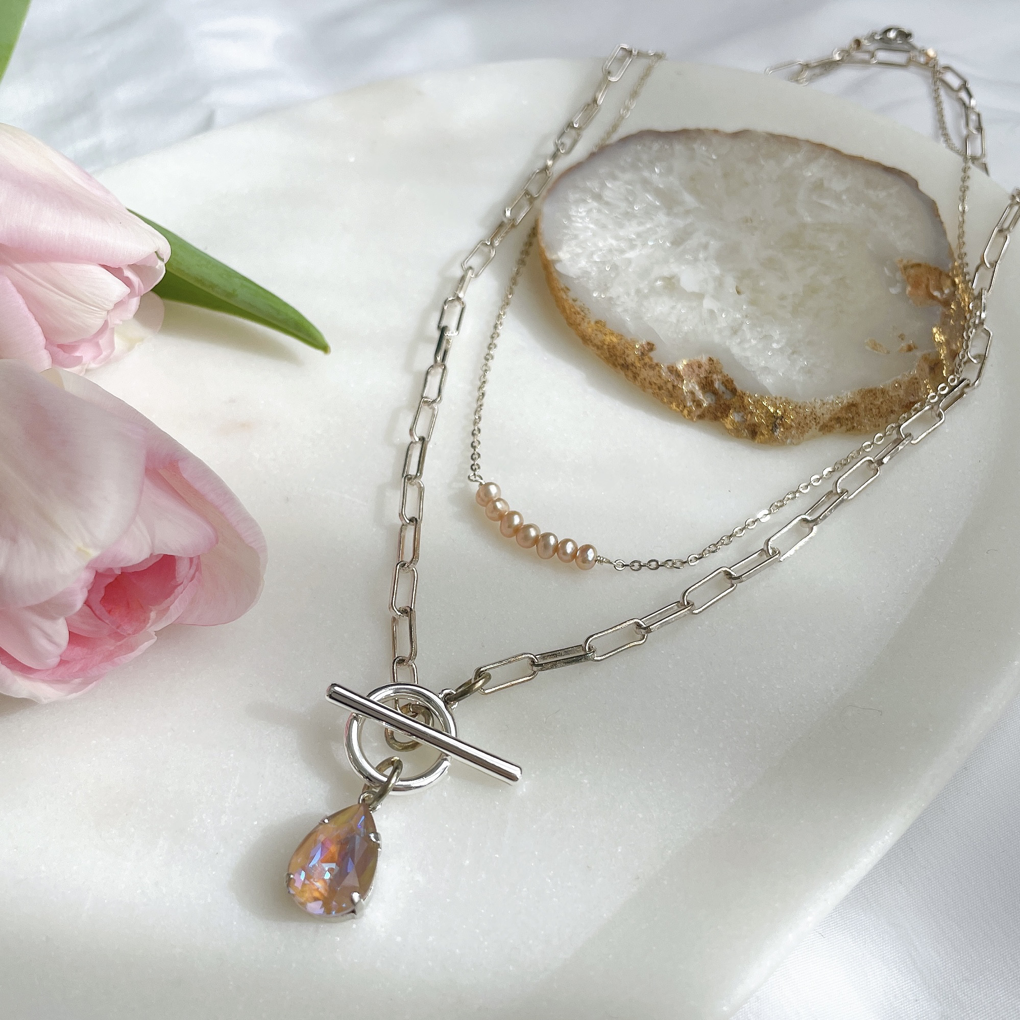 ★重ねづけ★クリスタルと淡水パールのダブルチェーンネックレス -Dusty Pink-