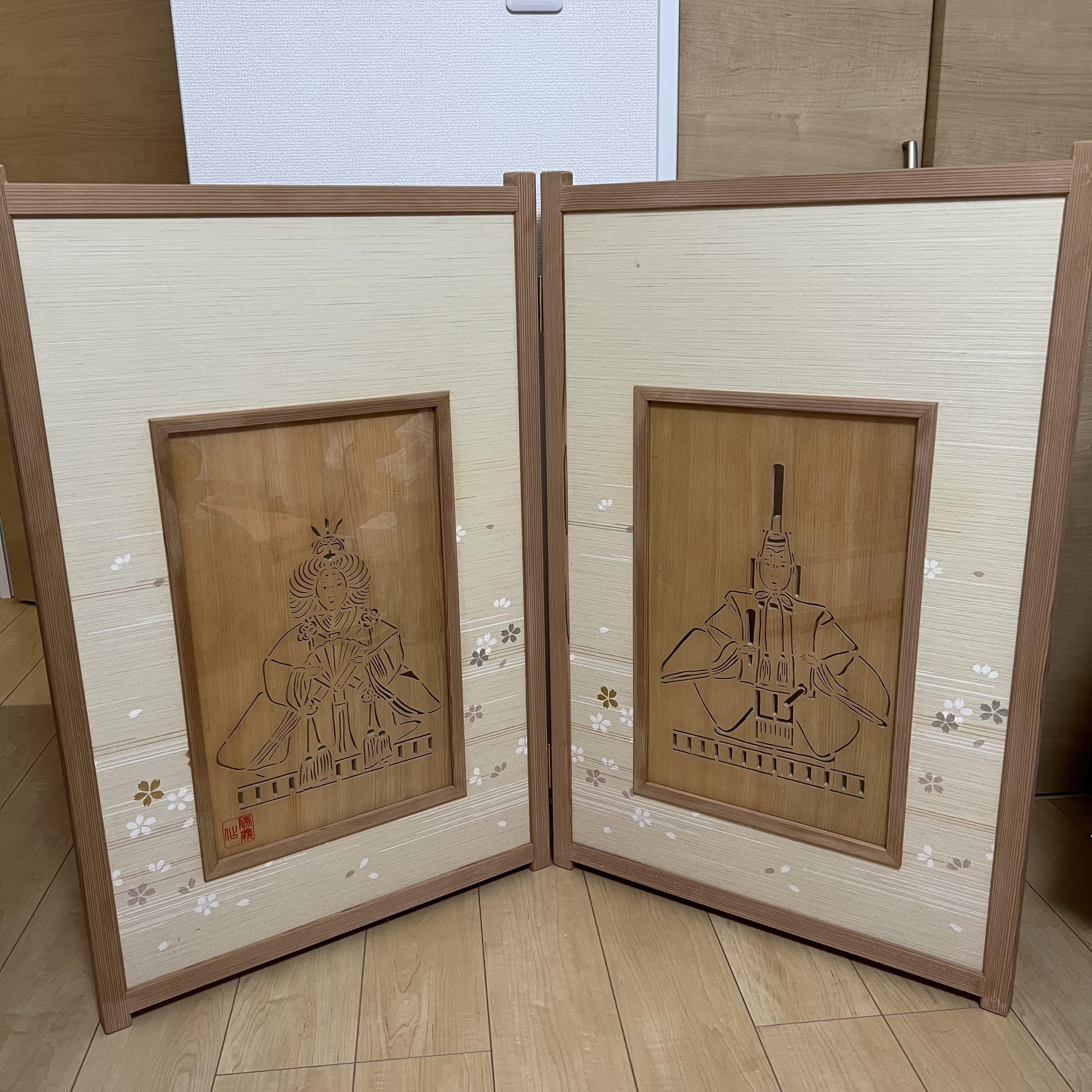 屏風 雛祭り柄 花柄襖紙 手彫り 透し彫り細工 パーテーション