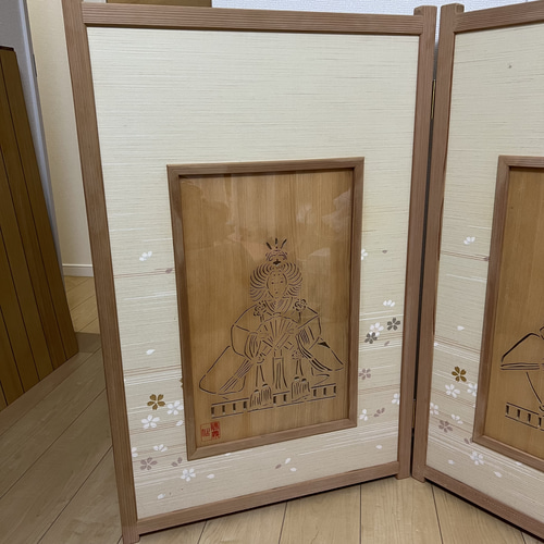 【189】ひな祭り＊屏風＊木製刺繍＊ 屏風 雛祭り柄 花柄襖紙 手彫り 透し彫り細工 パーテーション