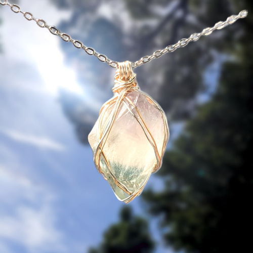 夢幻樹の雫』フローライト原石のネックレス／トリプルカラー／希少