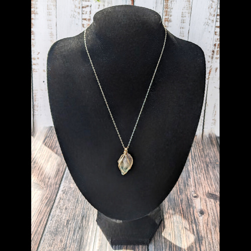 夢幻樹の雫』フローライト原石のネックレス／トリプルカラー／希少