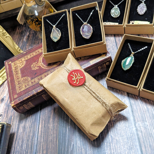 夢幻樹の雫』フローライト原石のネックレス／トリプルカラー／希少