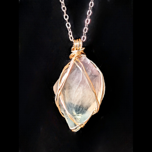 夢幻樹の雫』フローライト原石のネックレス／トリプルカラー／希少