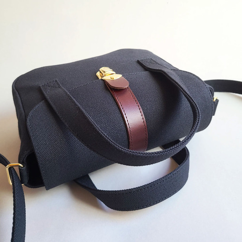 倉敷帆布のショルダーバッグ〈オリーブ〉 ショルダーバッグ akk