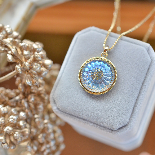 氷華 ～夢幻～ ペンダント】 チェコガラスボタン 60㎝ ネックレス