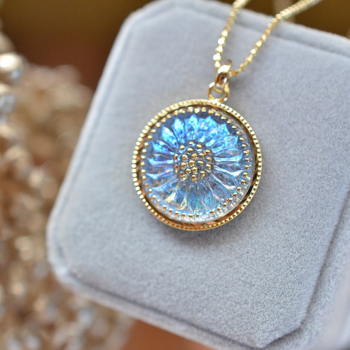 氷華 ～夢幻～ ペンダント】 チェコガラスボタン 60㎝ ネックレス