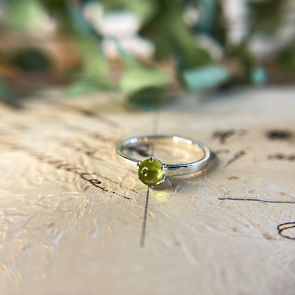 天然石が可愛い　ペリドットプチリング RG23-225