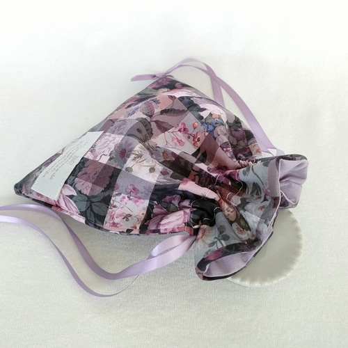 素敵なフォルムのしっかり巾着♪ 布用接着芯使用リバティ アーカイブ 