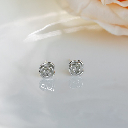 SV925 小ぶり かわいい 薔薇 ピアス つけっぱなし 小さめ ピアス