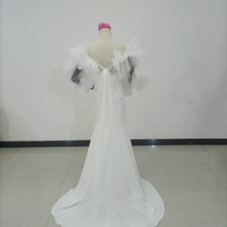 免運費！看起來非常時尚的白色婚紗越來越受歡迎！吊帶背心披肩珍珠婚禮新娘 第4張的照片