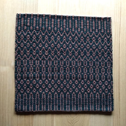 値下げ　手織りウールのローゼンゴン織のマット➁　ウールマット　北欧柄　椅子マット　椅子敷き　小マット　柄織り 2枚目の画像