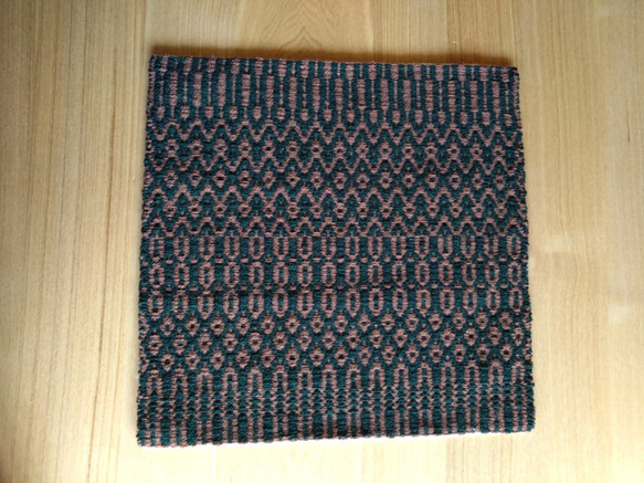 値下げ　手織りウールのローゼンゴン織のマット➁　ウールマット　北欧柄　椅子マット　椅子敷き　小マット　柄織り 4枚目の画像