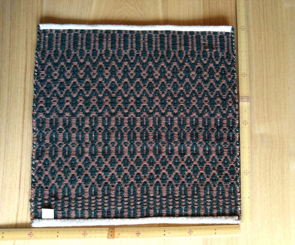 値下げ　手織りウールのローゼンゴン織のマット➁　ウールマット　北欧柄　椅子マット　椅子敷き　小マット　柄織り 6枚目の画像