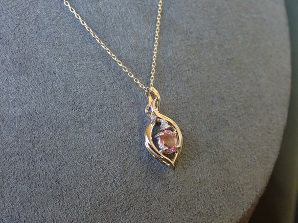ピンクサファイア（ソーティング付き）炎　ペンダントトップ　プラチナ９００（ｐｄ）　ダイヤモンド入り 3枚目の画像