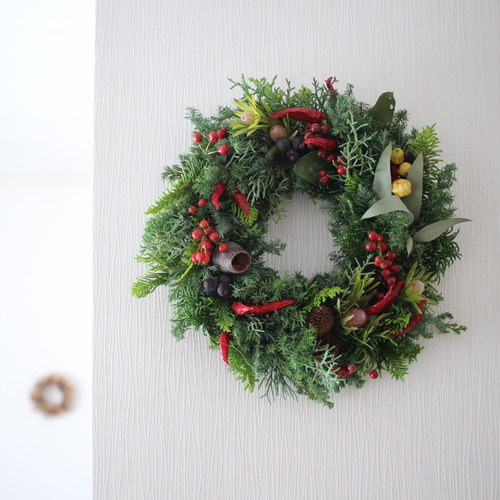 バラの実を使った赤いクリスマスリース＊グリーンwreathe◎24センチ 