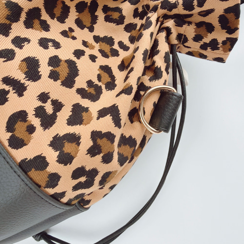 【2点】フェリージ　ワンショルダーバッグ　豹柄　レオパード　手提げ肩掛け　レザー 美品】フェリージ ワンショルダーバッグ 豹柄 レオパード 手提げ肩掛け