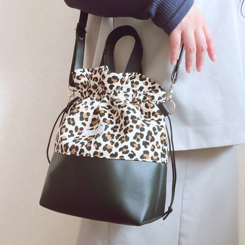 レオパード ヒョウ柄 ショルダー レザー 巾着バック 巾着 黒 長財布