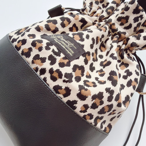レオパード ヒョウ柄 ショルダー レザー 巾着バック 巾着 黒 長財布