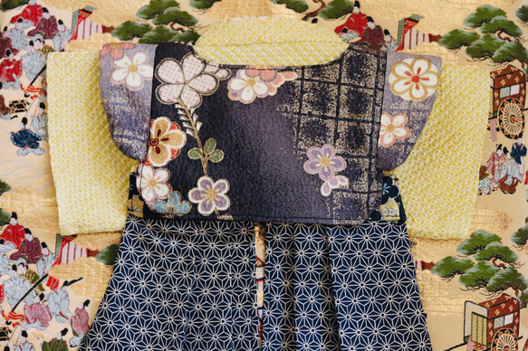 aibo はおりばかま：疋田絞り、梅金彩（aiboちゃん用・ハンドメイドのお洋服） 3枚目の画像
