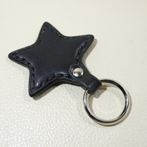 星のキーホルダー 黒 キーリング 革工房Way 佐藤 通販 16794019