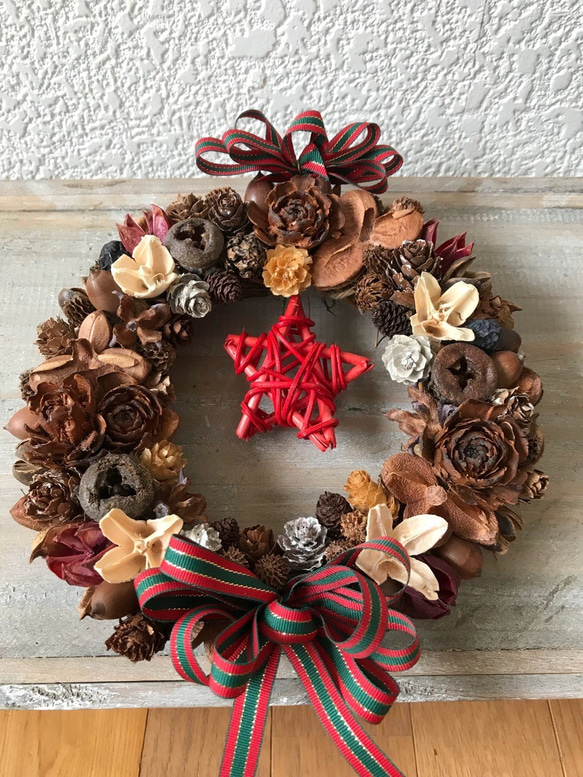 北欧の森の木の実とリボンの三連リース　 53ｃｍ（残すところ1点のみ） 
