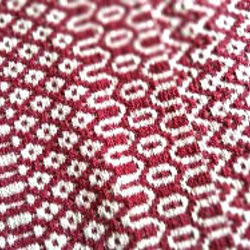 値下げ　手織りウールのローゼンゴン織のマット➁　ウールマット　北欧柄　椅子マット　椅子敷き　小マット　柄織り 5枚目の画像
