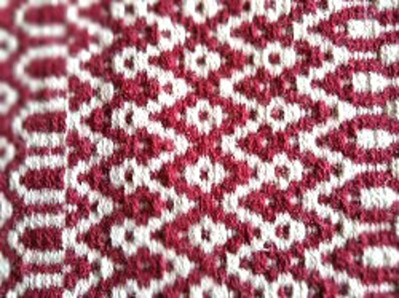 値下げ　手織りウールのローゼンゴン織のマット➁　ウールマット　北欧柄　椅子マット　椅子敷き　小マット　柄織り 6枚目の画像